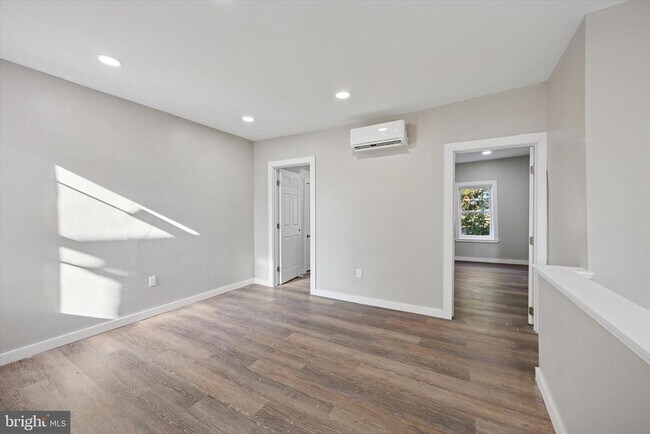 Foto del edificio - 247 S 44th St