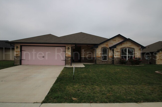 Foto del edificio - Amazing Four-Bedroom!