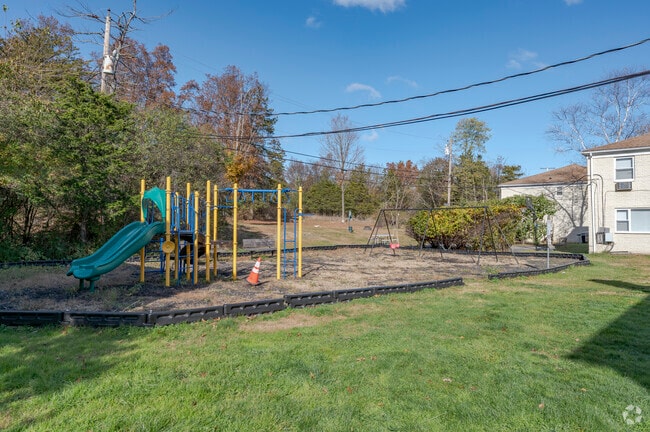 2633 South Rd - Playground - 2633 South Rd