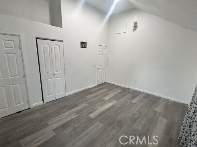 Foto del edificio - 8017 Laurel Ave
