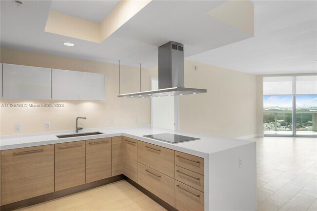 Foto del edificio - 17111 Biscayne Blvd