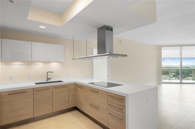 Building Photo - 17111 Biscayne Blvd