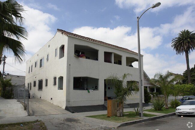 Building Photo - 5722 Camerford Ave