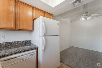 Building Photo - 7300 W Pirates Cove Rd