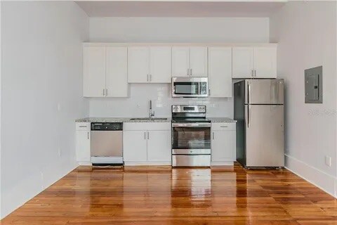 Building Photo - 1090 10th St N