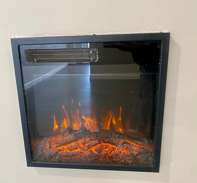 Building Photo - 32 Hinckley St