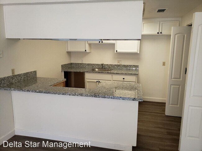 Foto del edificio - 3 br, 2 bath House - 6939 TROVITA WAY