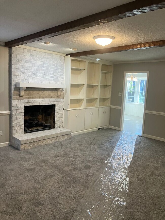 Foto del edificio - 1018 Jefferson Rd