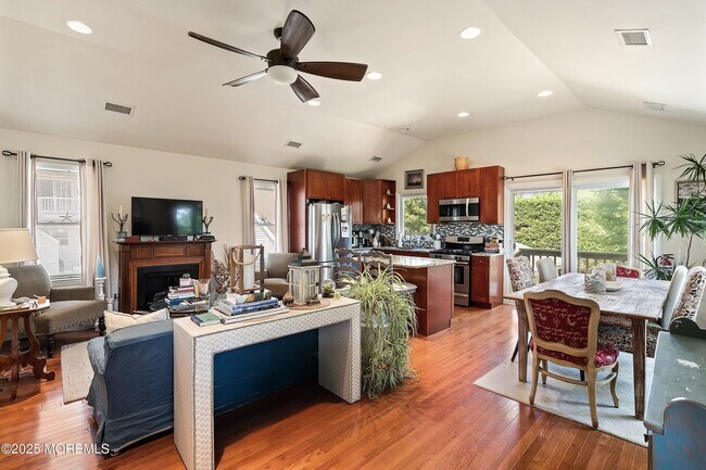 Foto del edificio - 13 Meadowbrook Ave