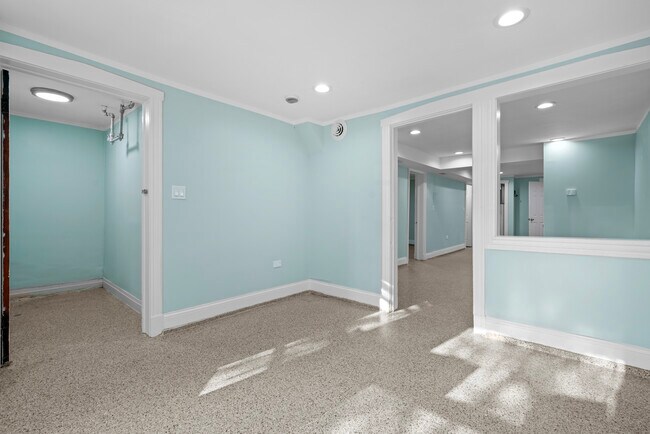 Foto del edificio - 2321 S Albany Ave