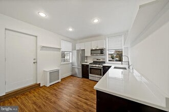 Building Photo - 2400 S Hutchinson St