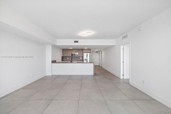 Foto del edificio - 400 Sunny Isles Blvd