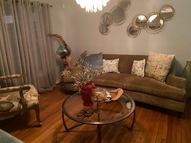 Foto del edificio - 329 57th Ave S