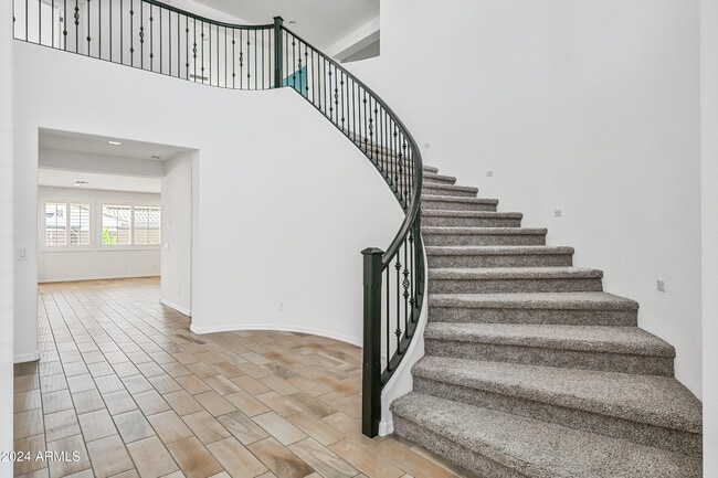 Building Photo - 14049 W Desert Hollow Dr