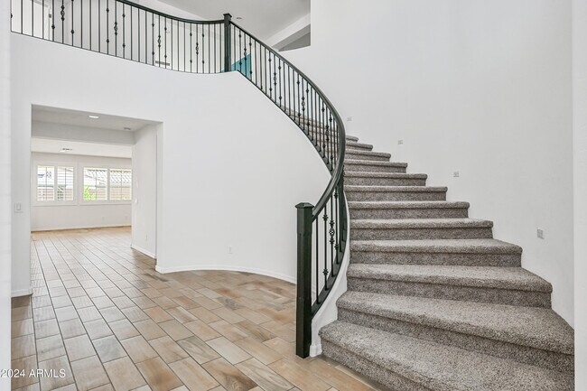Foto del edificio - 14049 W Desert Hollow Dr