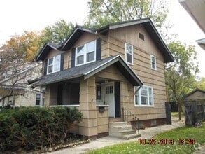 Building Photo - 318 E Ewing Ave