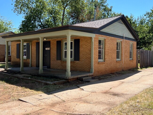 Foto del edificio - Fully Remodeled Home In Great Area Near Ti...