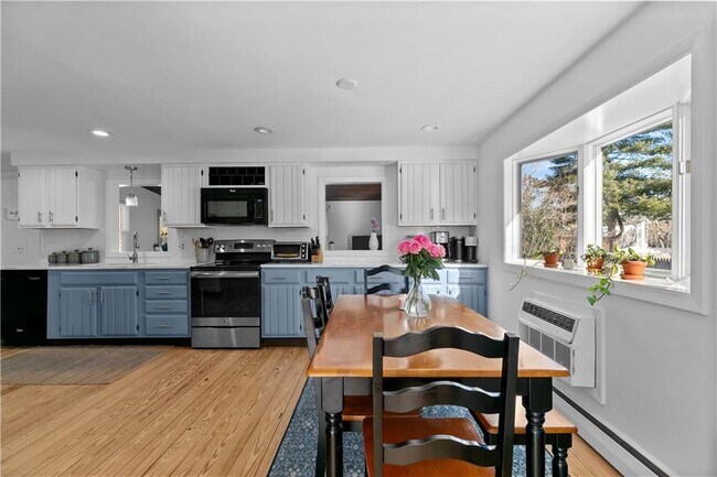 Building Photo - 84 Birchwood Dr
