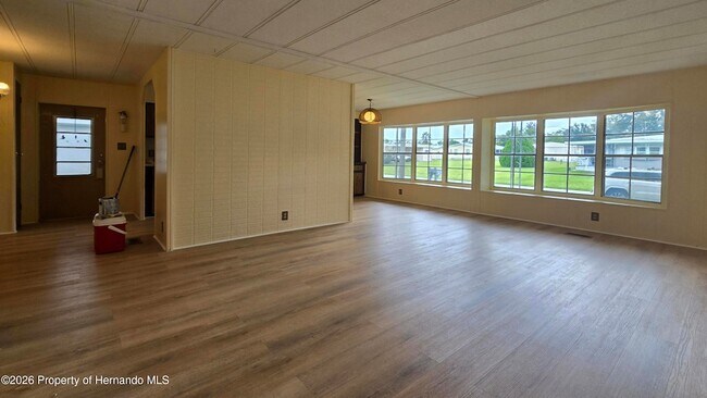 Foto del edificio - 7393 Fairlane Ave