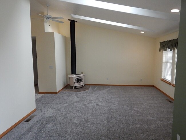 Foto del edificio - Home on Large Lot Overlooking Barnes Butte...