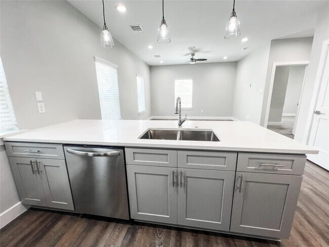 Foto del edificio - 144 W 5th St