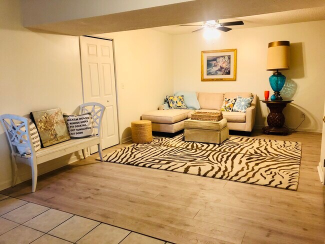 Photo - 950 Sycamore Dr Apartments