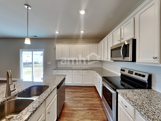 Building Photo - 15713 Thomas Road