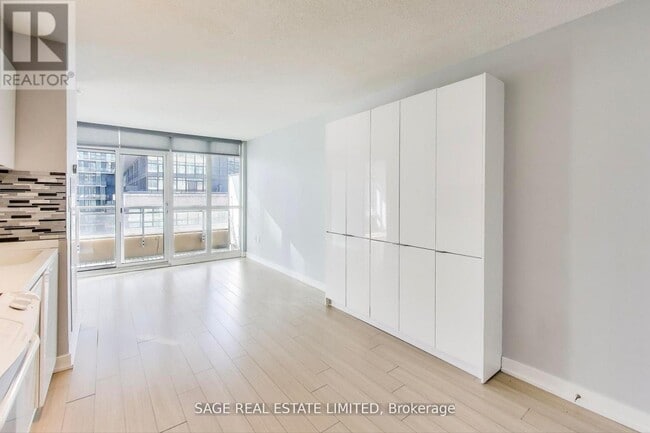 Photo du bâtiment - 10 Capreol Ct