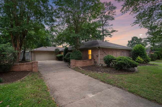 Building Photo - 10211 Cantertrot Dr