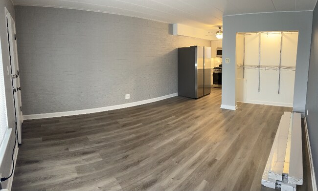 Foto del edificio - 6830 N Ozark Ave