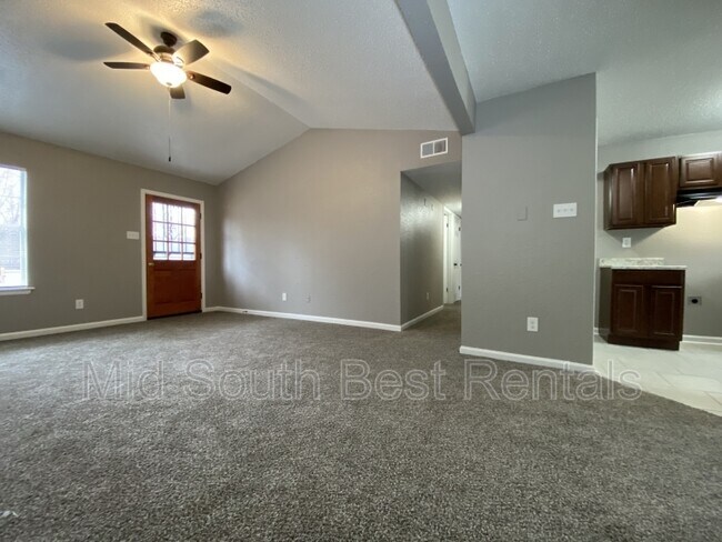 Building Photo - 3871 Black Forest Dr