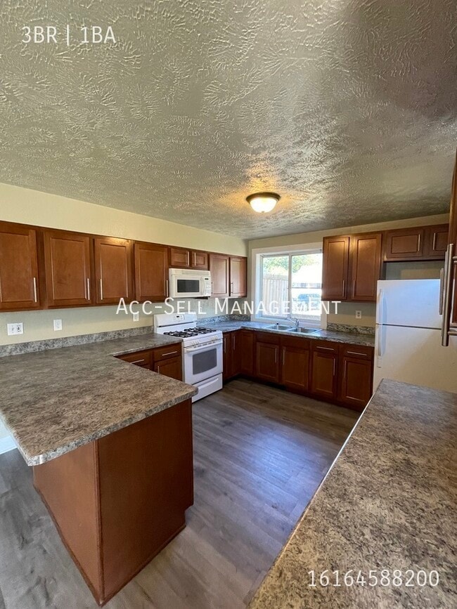 Foto del edificio - 439 Carrier St NE