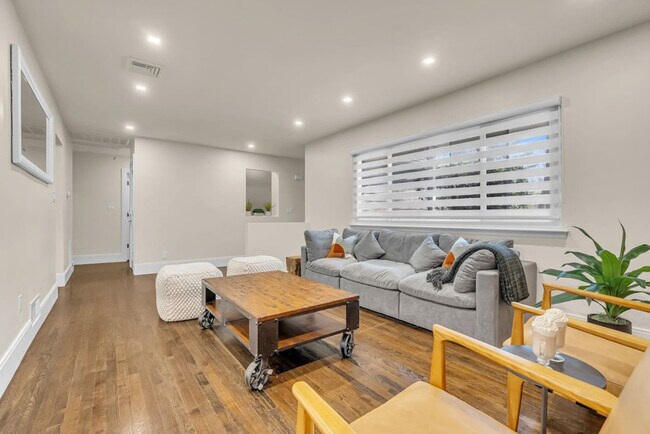 Foto del edificio - 108 Smith Hill Rd