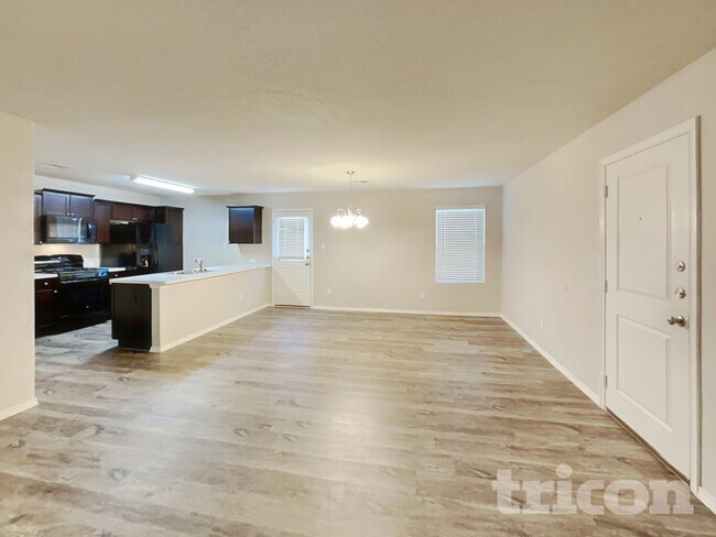 Foto del edificio - 8506 Amistad Cove