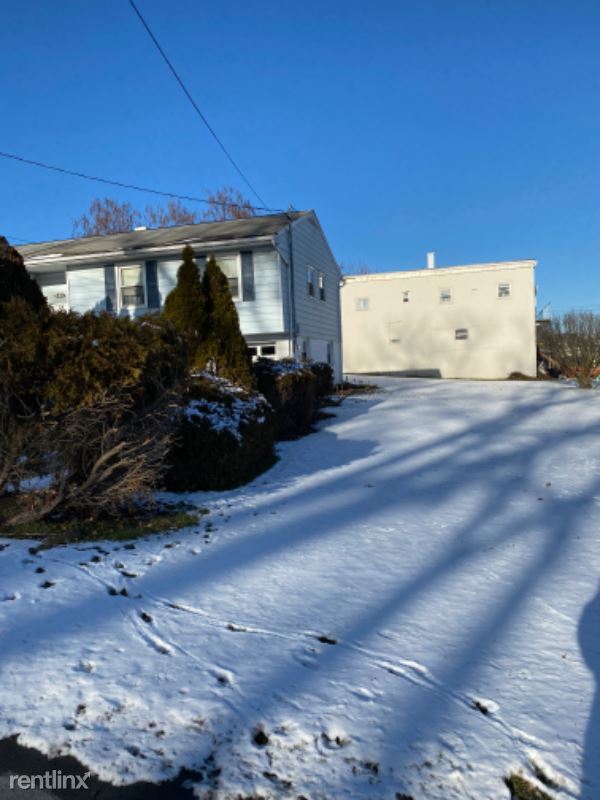 Foto del edificio - 3 br, 1 bath House - 48 Hulse Ave