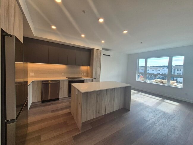 Building Photo - 3564 A-3564 Ryder Hesjedal Way