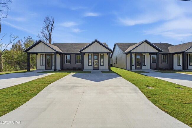 Building Photo - 2316 E 19th Pl