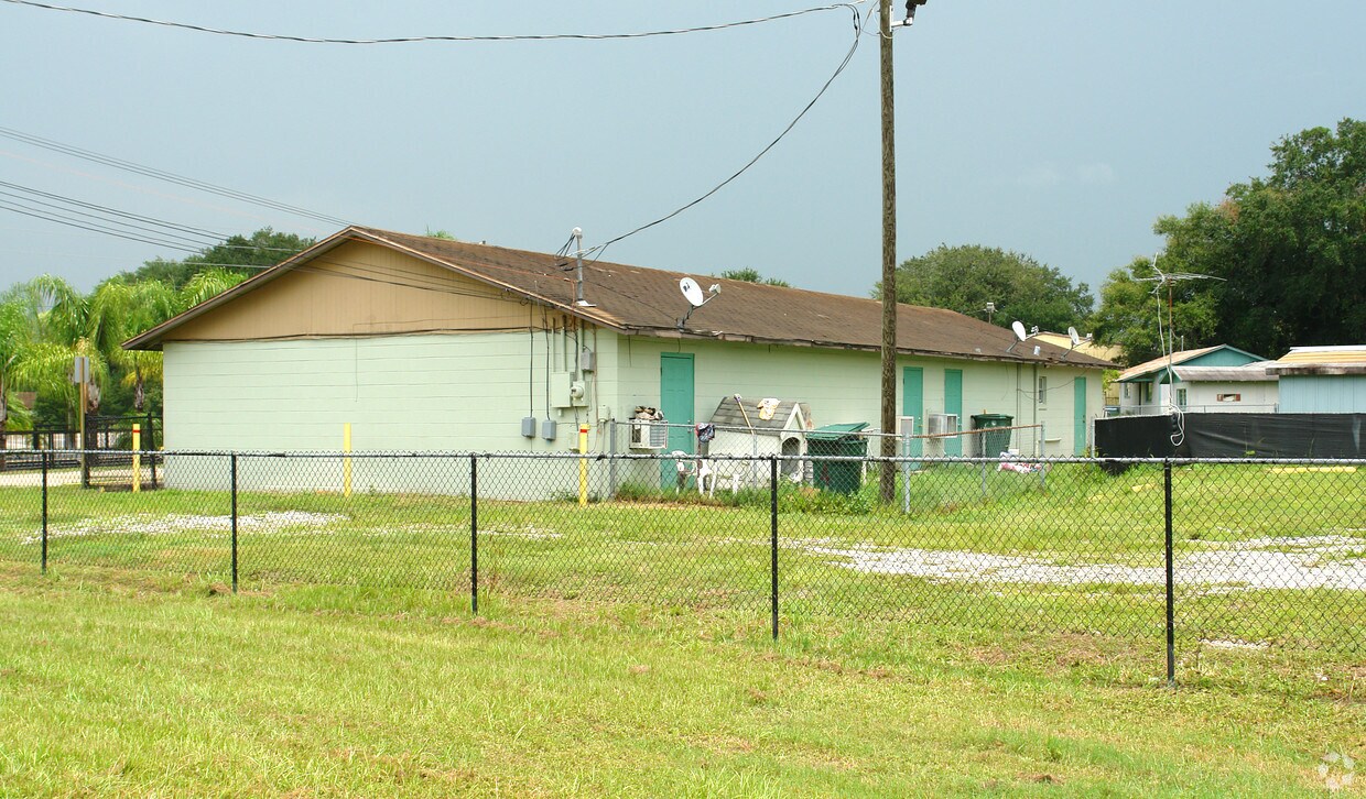 Foto del edificio - 1027 E Myers Blvd