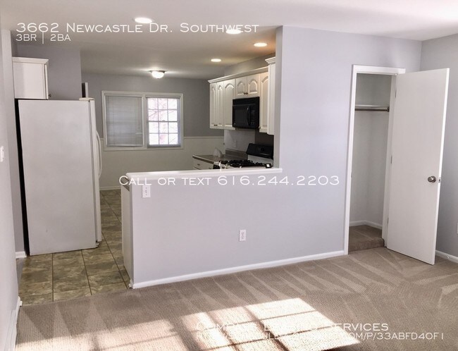 Building Photo - 3662 Newcastle Dr SE
