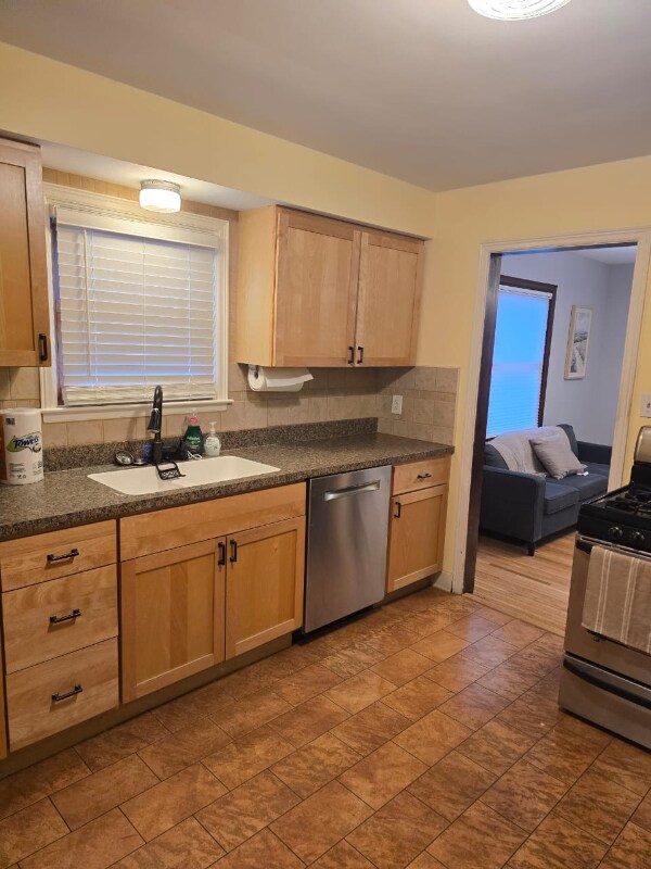 Foto del edificio - 2405 Sycamore St