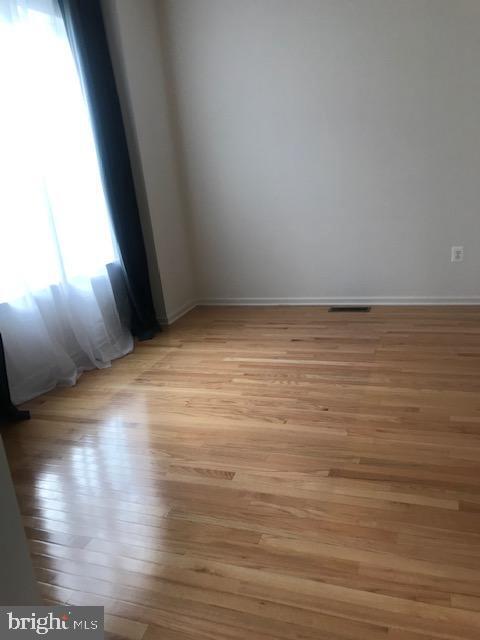 Foto del edificio - 3548 Woodlake Dr