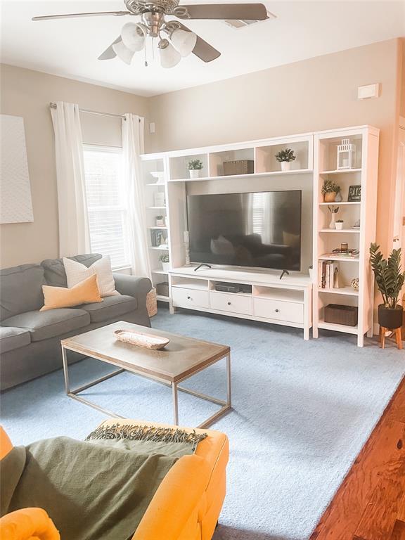 Building Photo - 2202 E 9th St