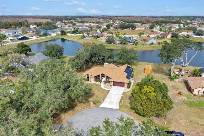 Foto del edificio - 3251 Pinewood Ct