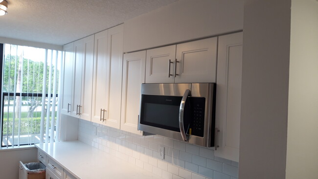 Building Photo - 750 Egret Cir
