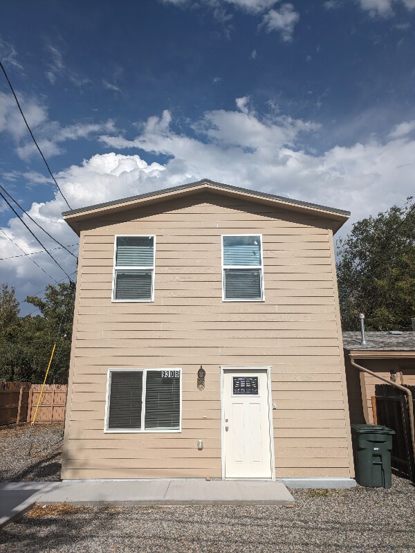 Foto principal - 930 Pinyon Ave