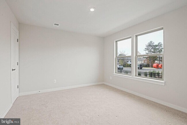 Foto del edificio - 2172 Glacier Rd