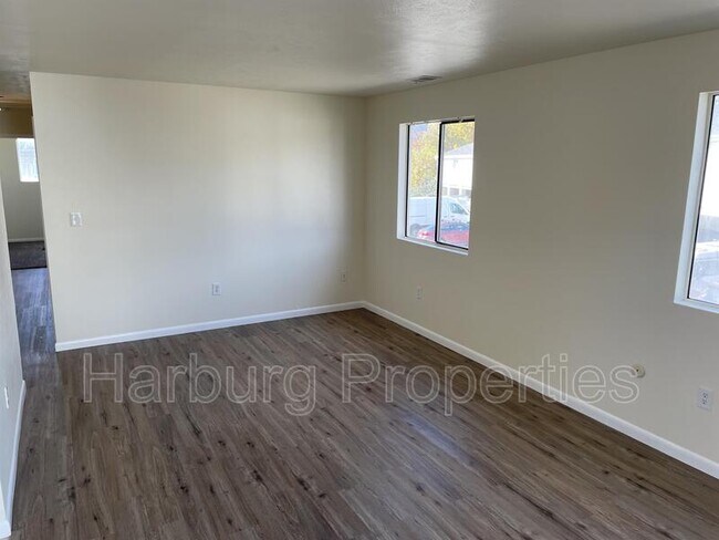 Building Photo - 3770 Iris Ave