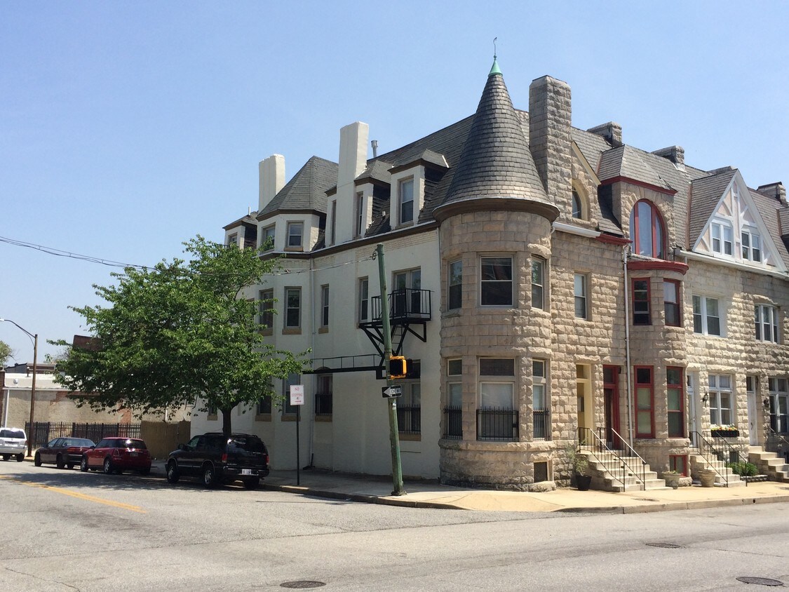 Primary Photo - 2339 N Calvert St
