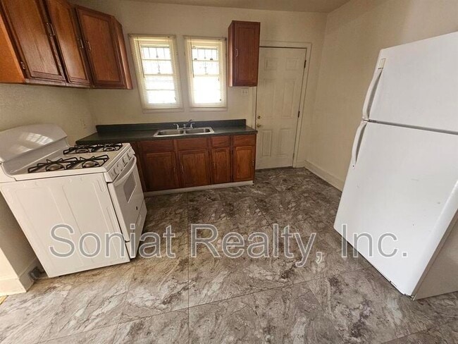 Building Photo - 3506 Live Oak St