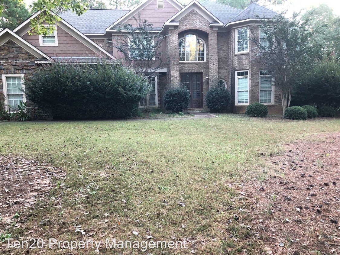 4 br, 3.5 bath House 97 Old Chimney Court House Rental in Midland